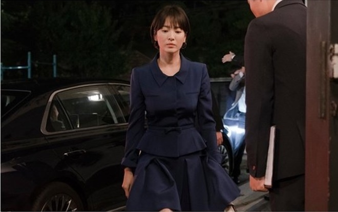 Song Hye Kyo đến u sầu cũng đẹp thế này thì hẳn Song Joong Ki phải lo lắm mỗi lần cô đóng phim!