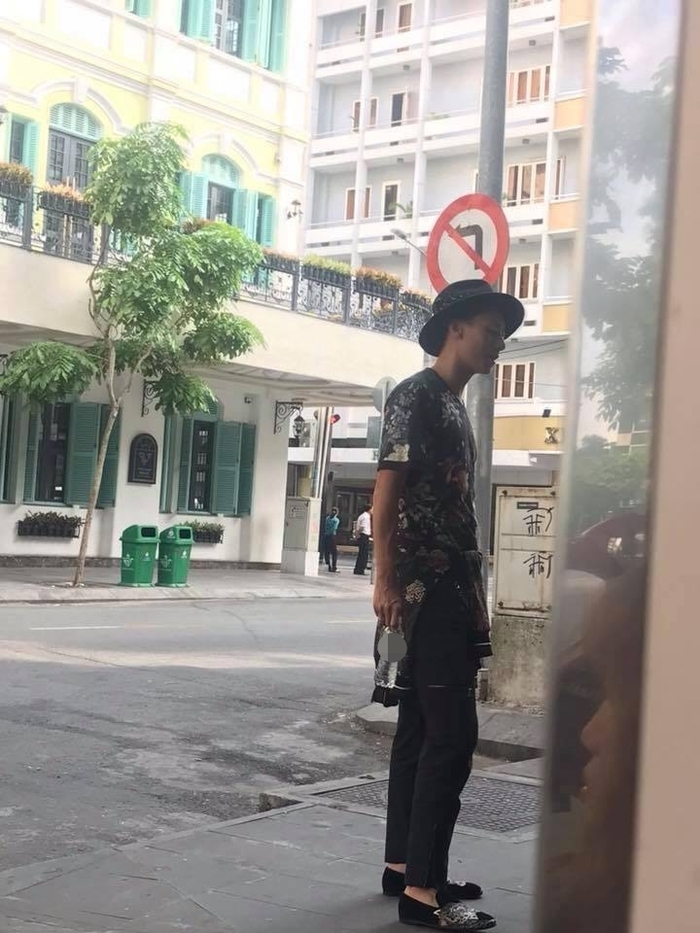 
Rocker Nguyễn tiều tụy vì scandal.