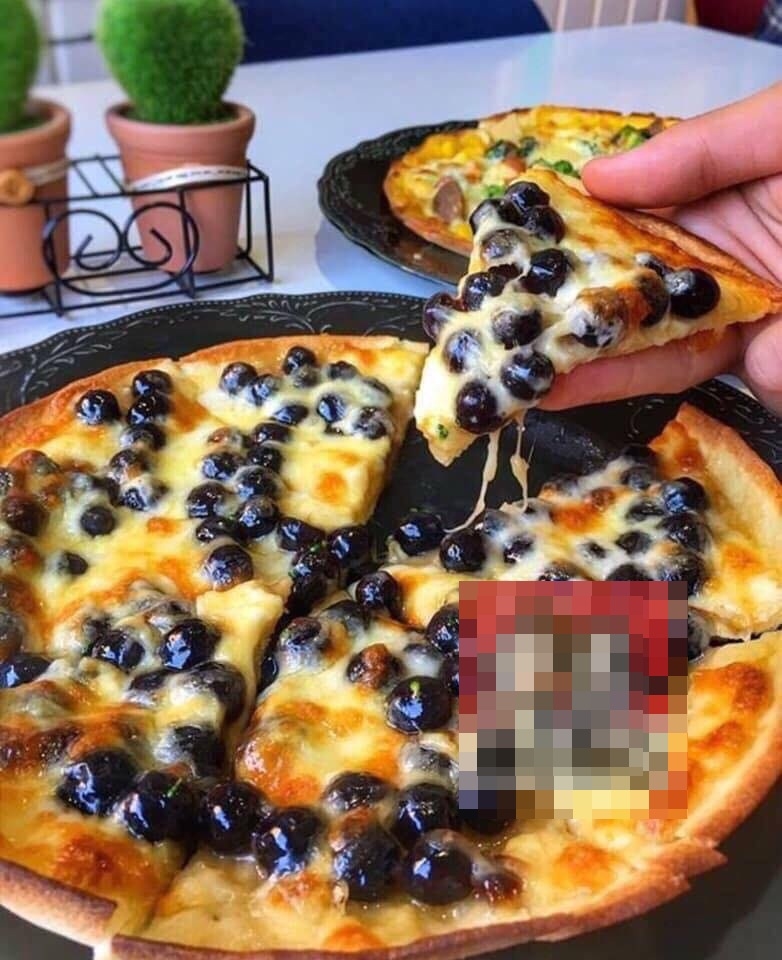
Pizza trân châu đường đen cũng hấp dẫn đấy chứ - Ảnh: Internet