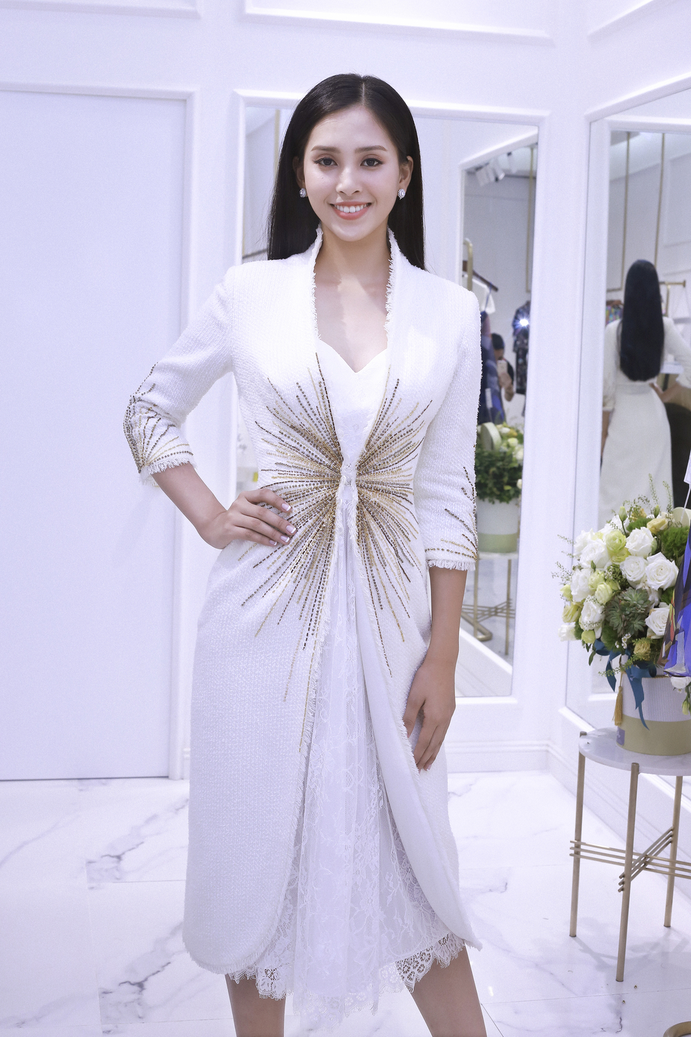 Hoa hậu Trần Tiểu Vy thay đổi phong cách nhờ bàn tay 