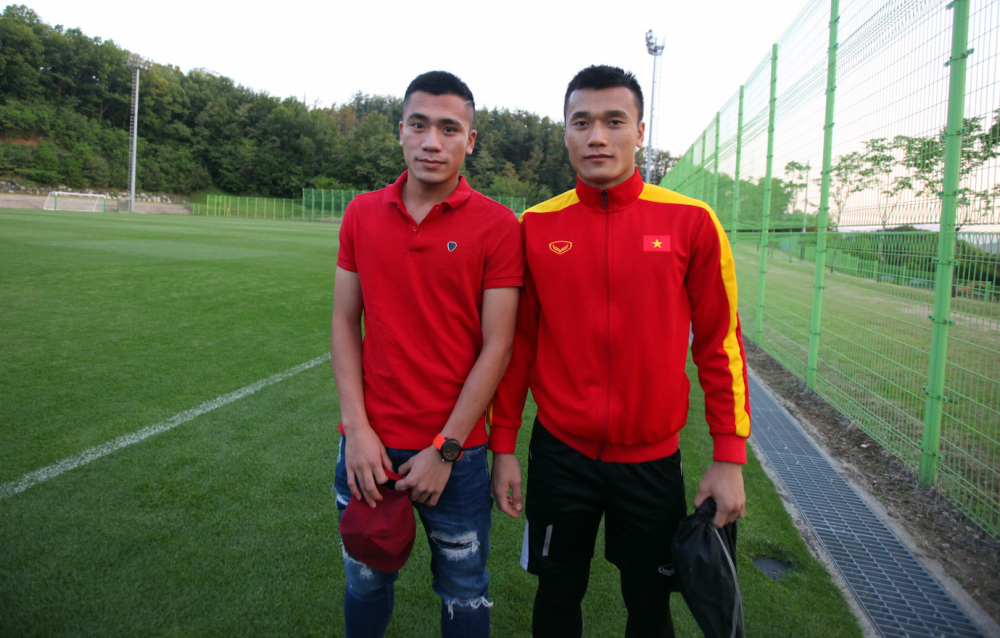 
Hai anh em nhà Bùi Tiến Dũng đã từng sát cánh cùng nhau ở cấp độ U23 tại Thường Châu hồi đầu năm.