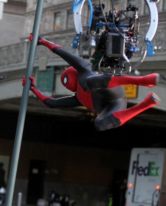 Spider-Man Far From Home đã chính thức đóng máy, tiết lộ thời điểm diễn ra bối cảnh phim