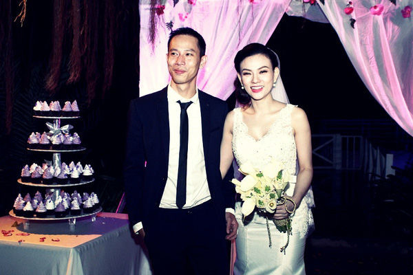  
Tình yêu này kết tinh bằng một đám cưới bất ngờ vào tháng 10/2014.  - Tin sao Viet - Tin tuc sao Viet - Scandal sao Viet - Tin tuc cua Sao - Tin cua Sao