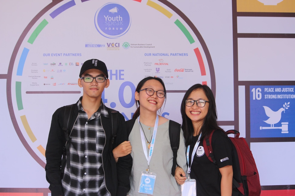 
Tham dự YouthSpeak lần này, các bạn thí sinh sẽ có được cái nhìn toàn cảnh về tình hình phát triển bền vững ở Việt Nam, đồng thời có thêm kiến thức về 17 mục tiêu phát triển bền vững toàn cầu.
