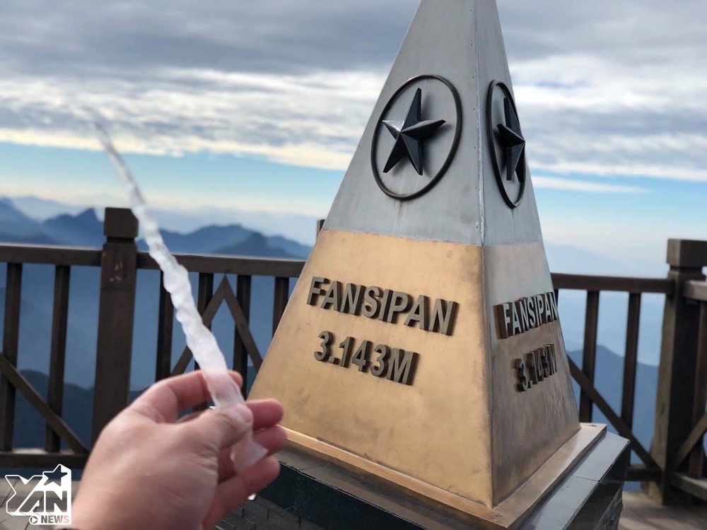 Sáng nay, đỉnh Fansipan bất ngờ xuất hiện đợt băng giá đầu tiên của mùa đông 2018