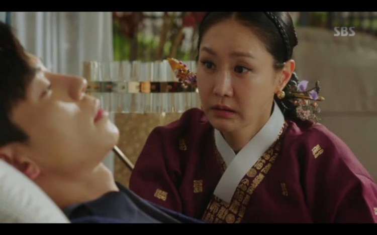 2 tập đầu The Last Empress: Jang Nara ngây thơ khi xung quanh toàn là cảnh nóng và giết chóc