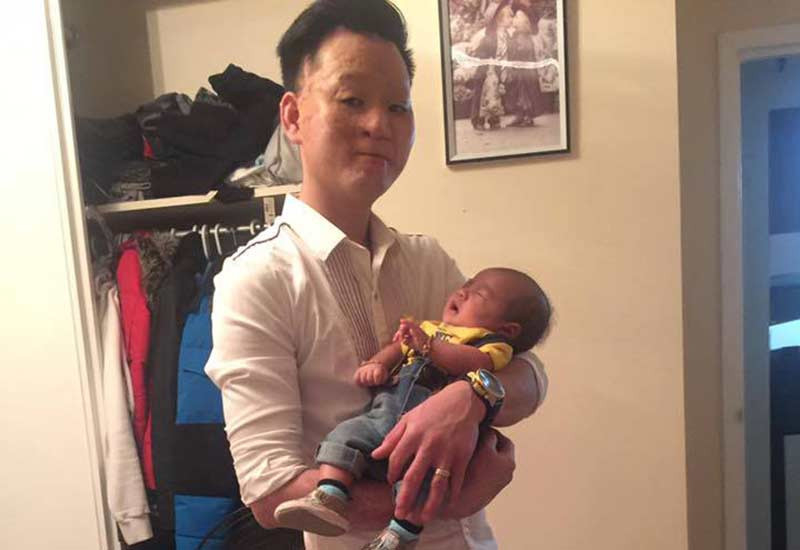 
Trần Lâm ra dáng ông bố trẻ kể từ khi có con.