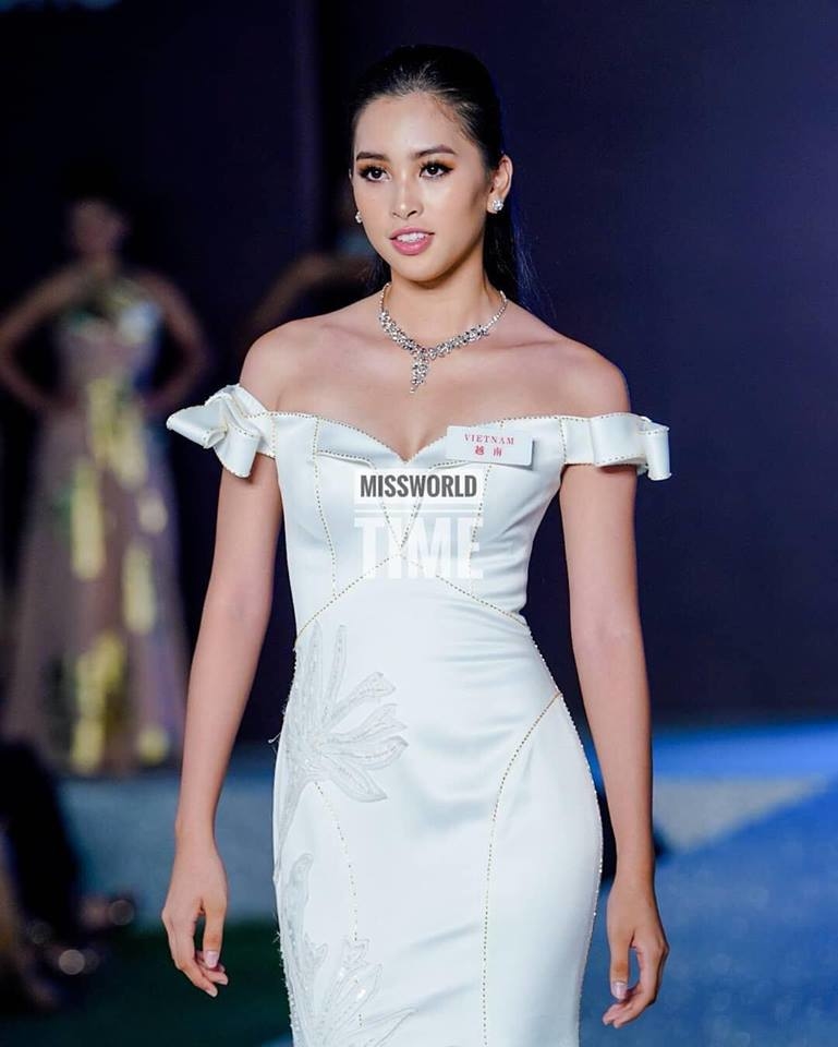 Bất ngờ với thứ hạng của Hoa hậu Trần Tiểu Vy trong BXH bình chọn yêu thích - Tin sao Viet - Tin tuc sao Viet - Scandal sao Viet - Tin tuc cua Sao - Tin cua Sao