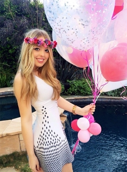 
Tiffany nổi tiếng với vai trò là một thành viên của "hội con nhà giàu trên Instagram"