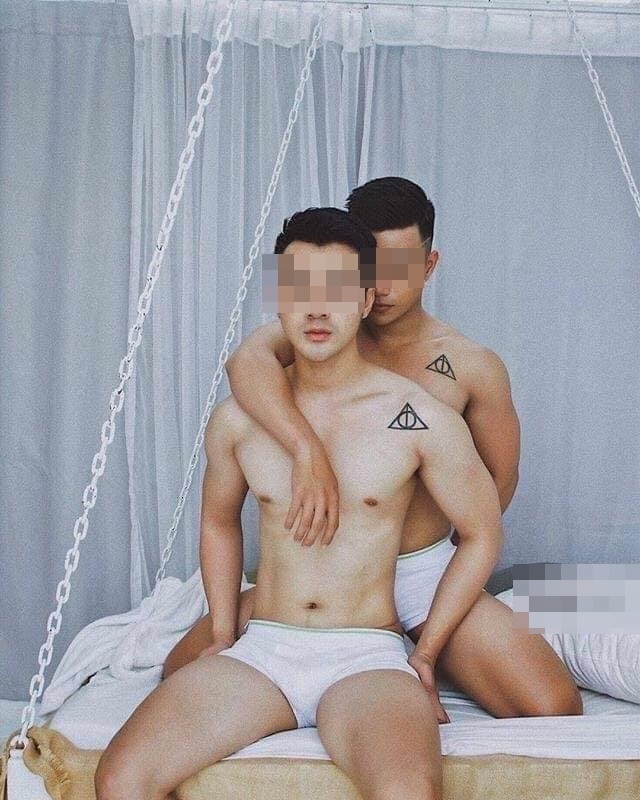 Cặp đôi đồng tính lộ 