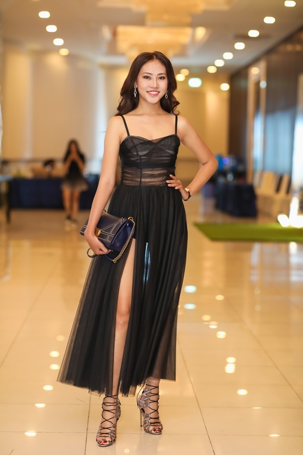 
Top 15 Hoa hậu Hoàn vũ Việt Nam Thùy Trang.