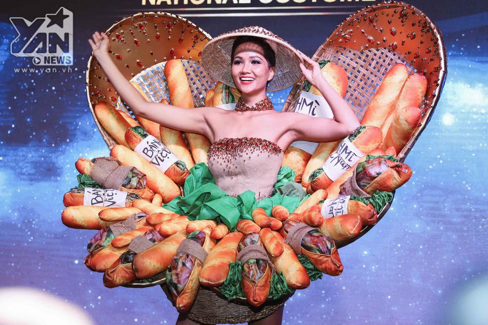 
Với bộ trang phục này, H’Hen Niê sẽ trình diễn cho phần thi National Costume. - Tin sao Viet - Tin tuc sao Viet - Scandal sao Viet - Tin tuc cua Sao - Tin cua Sao