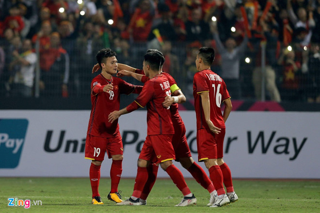 
Việt Nam vượt qua vòng bảng với vị trí dẫn đầu.