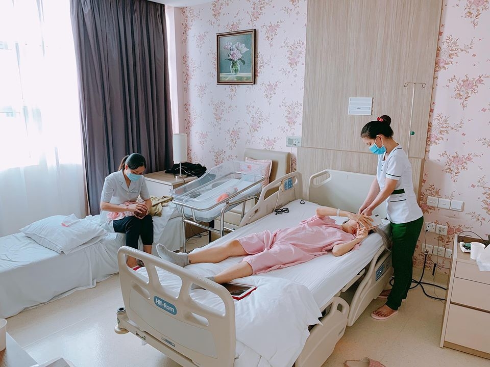 Em gái Quang Vinh khiến hội bỉm sữa “xuýt xoa” khi đẻ ở bệnh viện 
