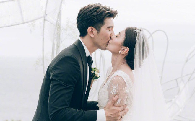 
Giả Tịnh Văn và Tu Kiệt Khải đã tổ chức đám cưới sau 3 năm đăng ký kết hôn.