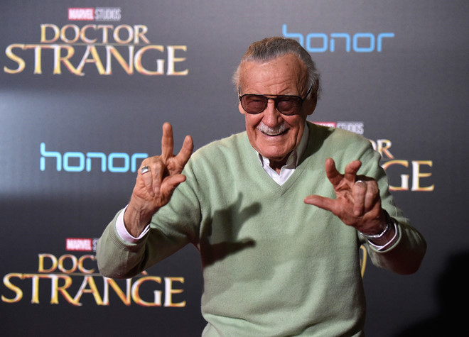 
Stan Lee là cha đẻ của các nhân vật siêu anh hùng trong vũ trụ truyện tranh Marvel