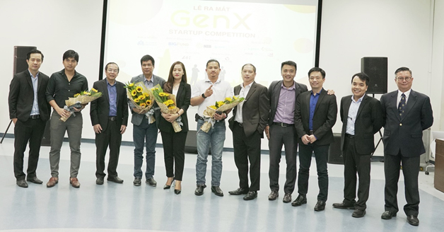 
Đại diện ban tổ chức, các nhà đầu tư và nhà tài trợ chương trình khởi nghiệp GenX trong buổi ra mắt vào ngày 10/11 vừa qua.