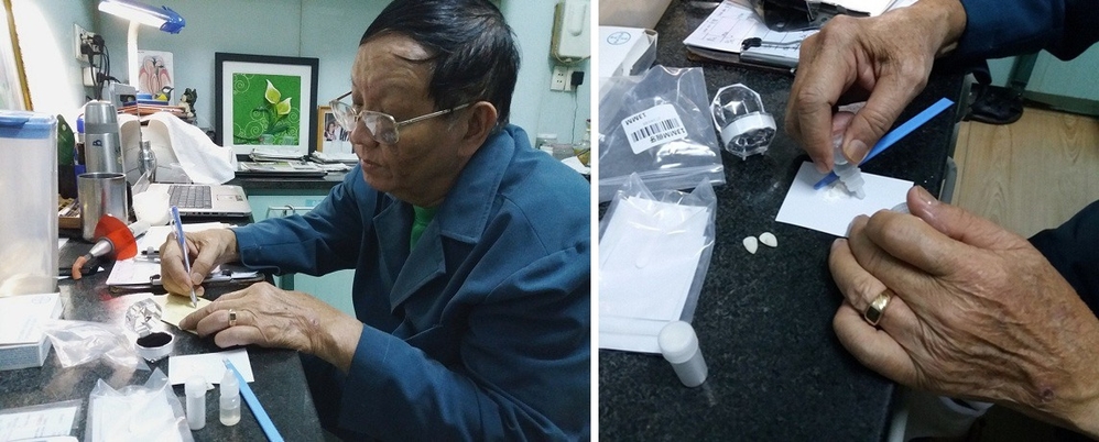 
Bác sĩ Trần Ngọc Đỉnh kiểm tra nguyên liệu gắn răng khểnh giả 