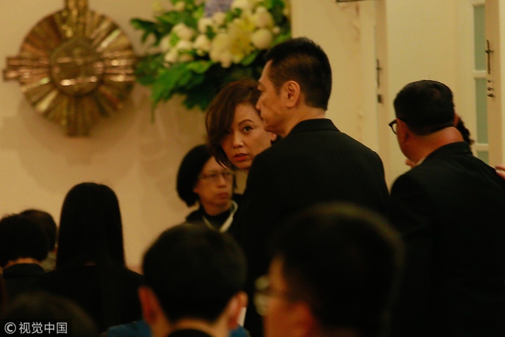 
Nghệ sĩ Đặng Tuỵ Văn cũng đến dự tang lễ Lam Khiết Anh. 