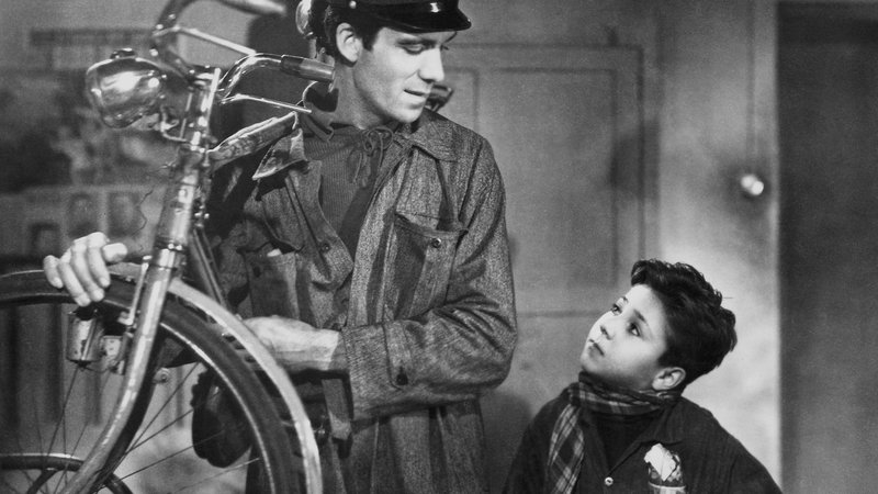 
Hình ảnh trong phim Bicycle Thieves (Vittorio de Sica, 1948)
