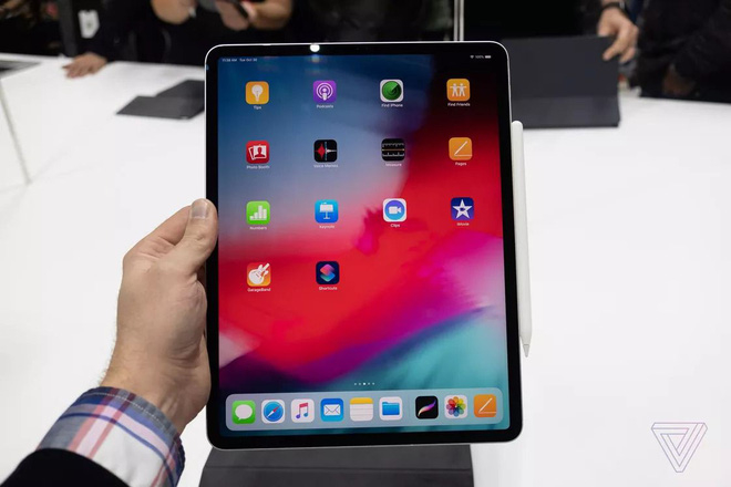 
iPad Pro 2018 ra mắt cùng thời điểm dường như được Apple ưu tiên hơn Macbook Air 2018.