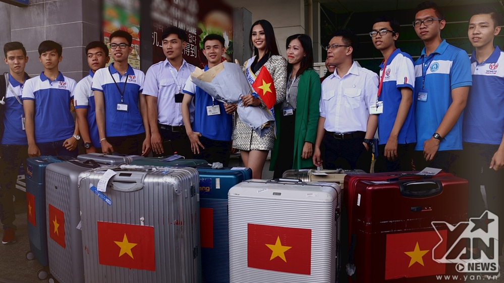 Hoa hậu Trần Tiểu Vy mang theo 150kg hành lý lên đường tham dự Miss World 2018 - Tin sao Viet - Tin tuc sao Viet - Scandal sao Viet - Tin tuc cua Sao - Tin cua Sao