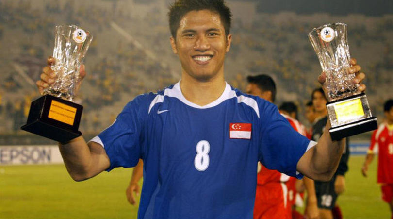 
Với 17 bàn có được, Noh Alam Shah chính là cầu thủ ghi nhiều bàn thắng nhất trong lịch sử AFF Cup. Xếp ngay sau anh trong danh sách này chính là Lê Công Vinh, Dangda và Srimaka của Thái Lan với cùng 15 bàn thắng. Sự xuất sắc của cầu thủ số 8 cũng góp công không nhỏ trong 2 chức vô địch AFF Cup liên tiếp vào năm 2004 và 2007 của ĐT Singapore. Ngoài ra, Alam Shah cũng chính là cầu thủ ghi nhiều bàn thắng trong một trận (7) và một kỳ AFF Cup (10) vào năm 2007. 