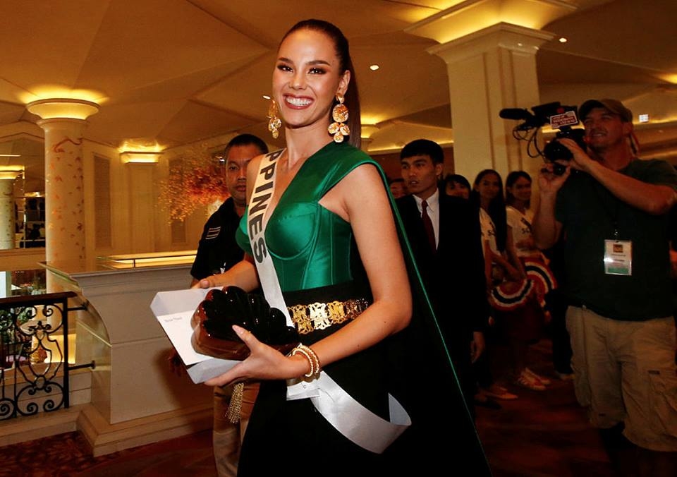 
Đại diện Philippines gây chú ý khi có mặt tại Thái Lan để chuẩn bị cho hành trình chinh phục vương miện tại Miss Universe 2018. 