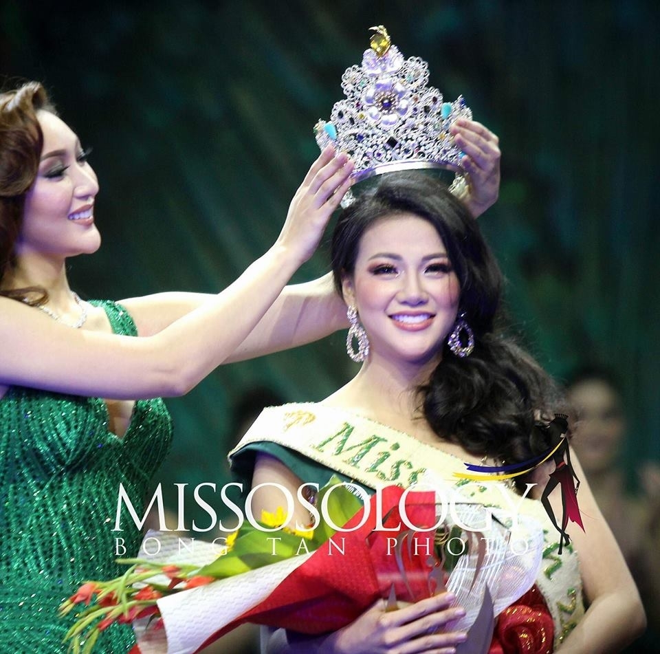 
Người đẹp Bến Tre xuất sắc đăng quang ngôi vị cao nhất của Miss Earth 2018. 