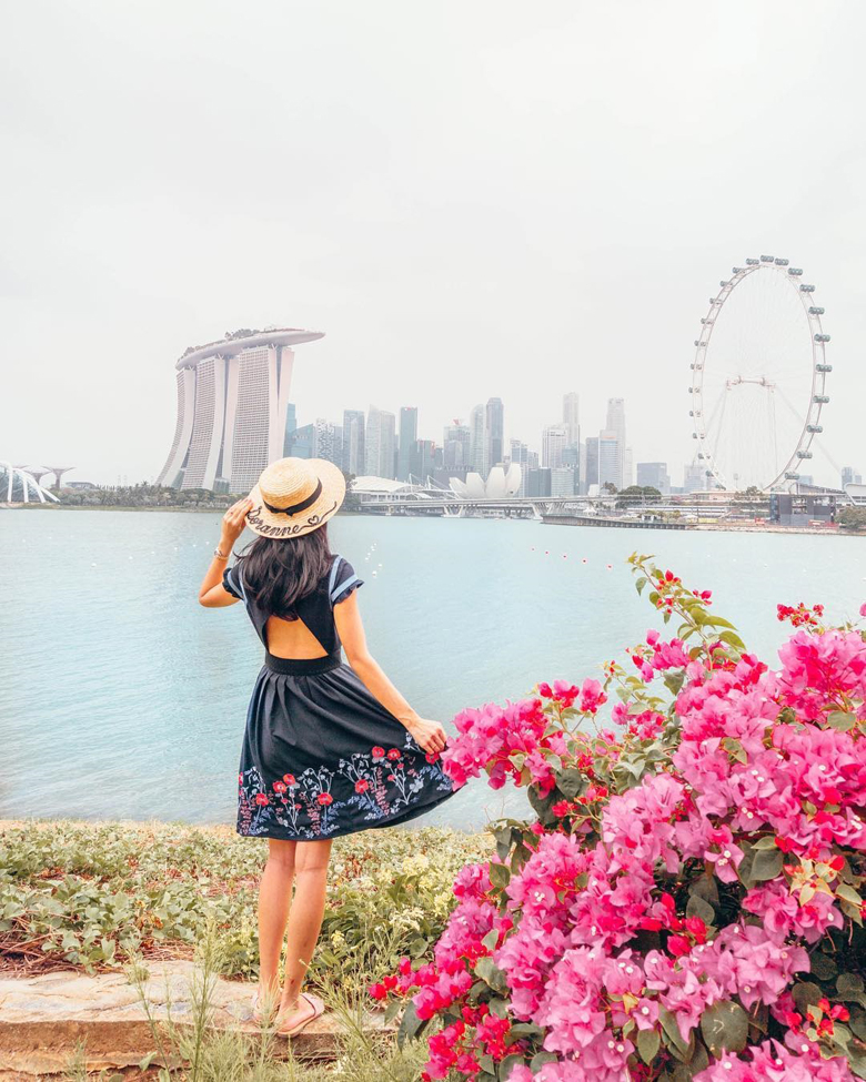 
Singapore: Dù là một trong những quốc gia đắt đỏ nhất thế giới nhưng những địa điểm check-in nổi tiếng ở Singapore như Marina Bay Sands, Universal Studios hay tượng sư tử biển luôn tìm được cách níu chân các bạn trẻ Việt.
