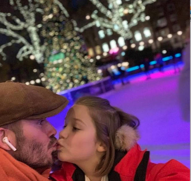 Tranh cãi xung quanh nụ hôn môi của danh thủ David Beckham dành cho con gái Harper