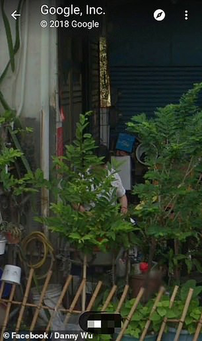 
Không chỉ có một mà trên Google Street View còn có rất nhiều hình ảnh về người mẹ quá cố của Wu