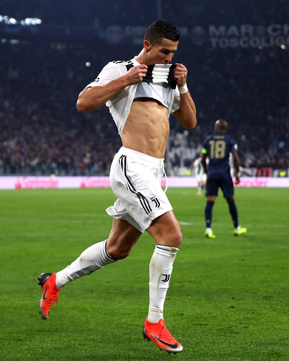 
"Dù thua nhưng Juventus vẫn ngẩng cao đầu" - Cristiano Ronaldo.