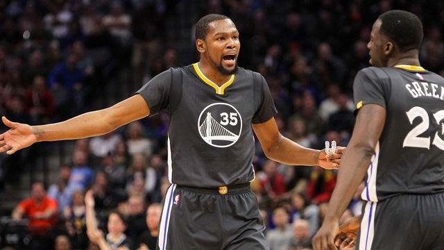 
Green đã tỏ ra không hài lòng với Durant trong trận thua trước LA Clippers.
