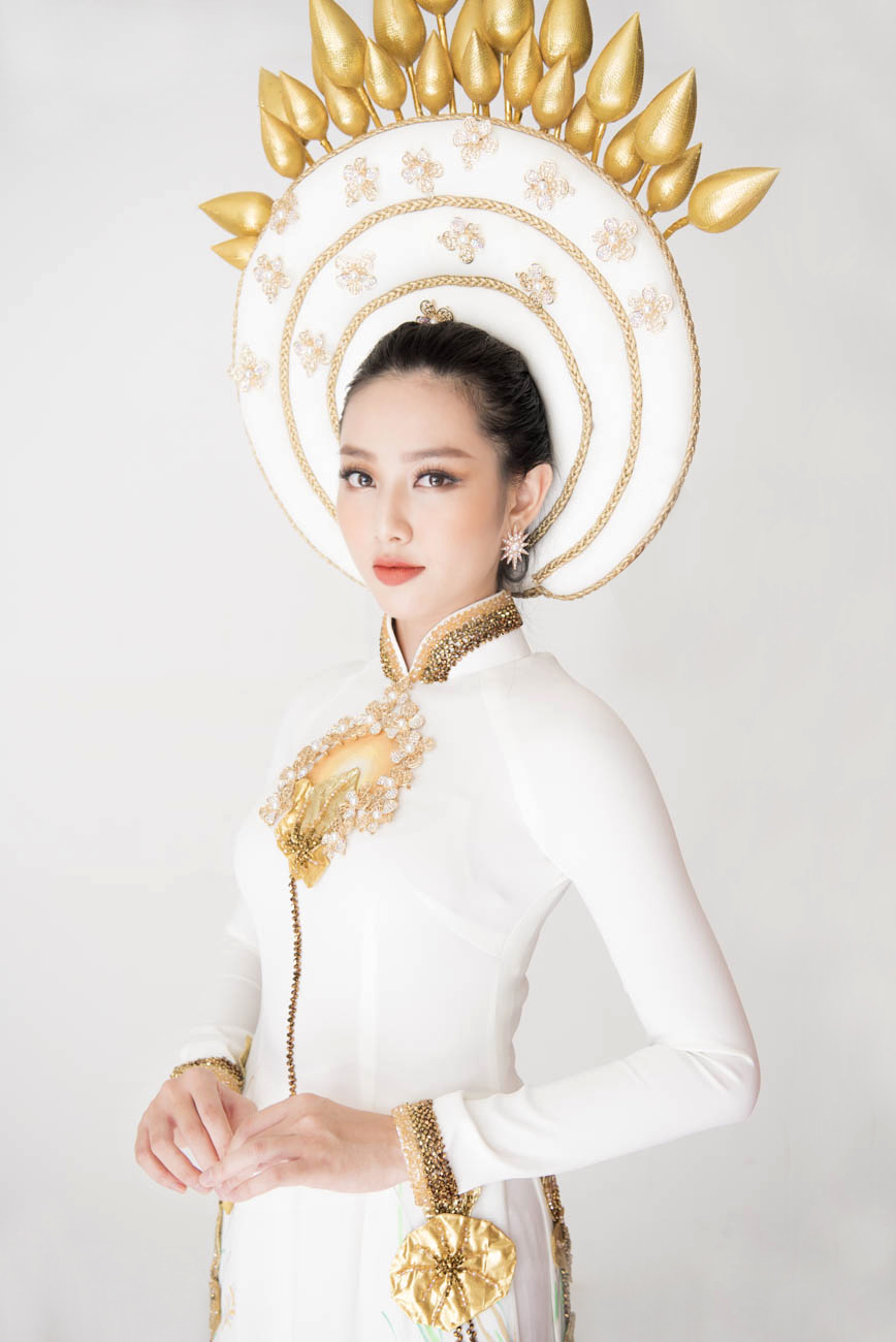 Hé lộ trang phục truyền thống của Nguyễn Thúc Thùy Tiên ở Miss International 2018
