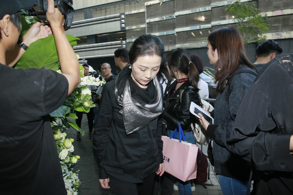 
Một số nhân vật khác xuất hiện tại tang lễ của cố nhà văn Kim Dung.