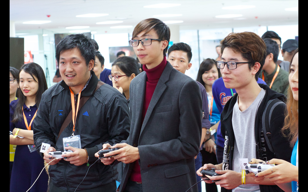 
Giải đấu Flappy Bird, lần đầu tiên sau hơn 3 năm, Flappy Bird được mang đến sự kiện năm 2017 bởi chính tác giả Nguyễn Hà Đông.