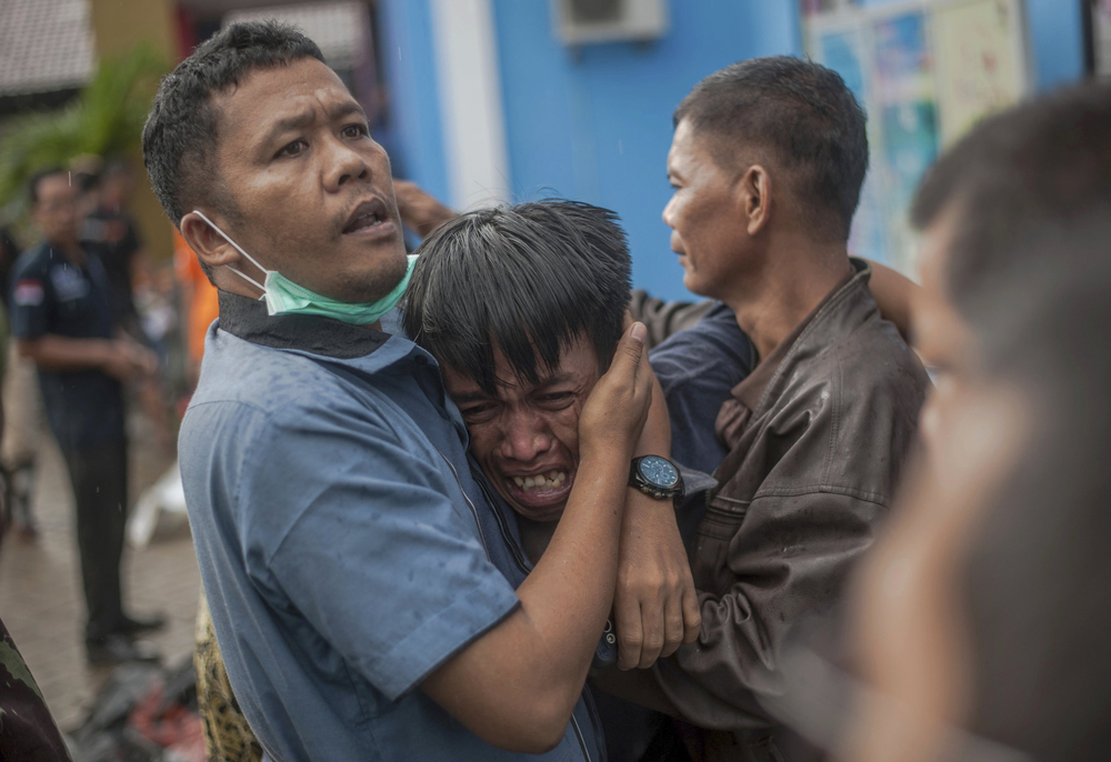 Sóng thần tại Indonesia: Số người thương vong tăng lên hơn 2.000 người