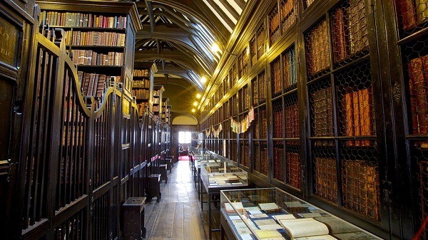 Khám phá những thư viện trên thế giới giống hệt học viện Phù thủy Hogwarts