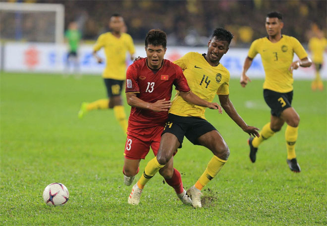 
Dù liên tiếp có nhiều cơ hội ghi bàn vào lưới Malaysia, Đức Chinh lại bỏ lỡ một cách đáng tiếc. - Tin sao Viet - Tin tuc sao Viet - Scandal sao Viet - Tin tuc cua Sao - Tin cua Sao