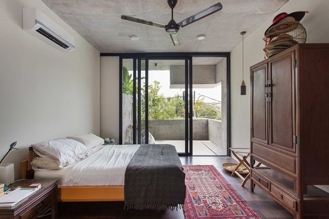 
Phòng ngủ thiết kế đơn giản với nội thất gỗ