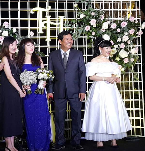 Những hình ảnh nhỏ giọt về đám cưới của Trương Nam Thành với vợ đại gia hơn 15 tuổi ở TP.HCM - Tin sao Viet - Tin tuc sao Viet - Scandal sao Viet - Tin tuc cua Sao - Tin cua Sao