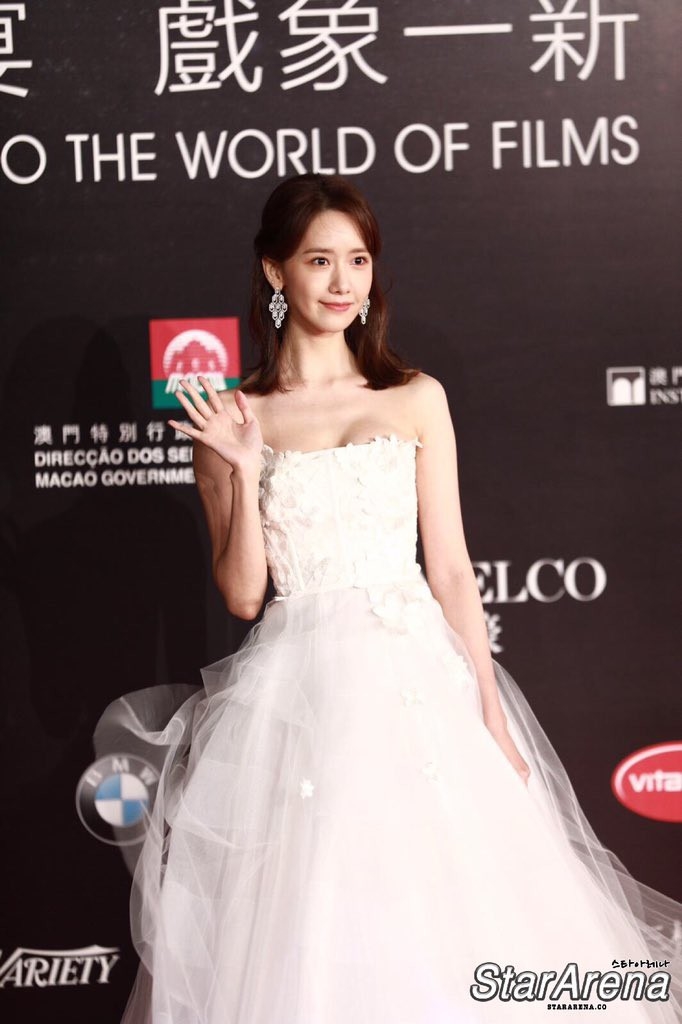 Thảm đỏ LHP Macao: YoonA khiến khán giả 