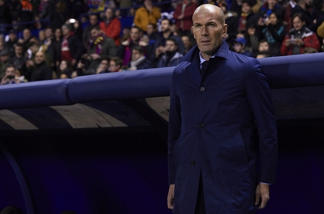 
Zidane nổi lên là ứng viên hàng đầu cho chiếc ghế nóng tại Old Trafford.