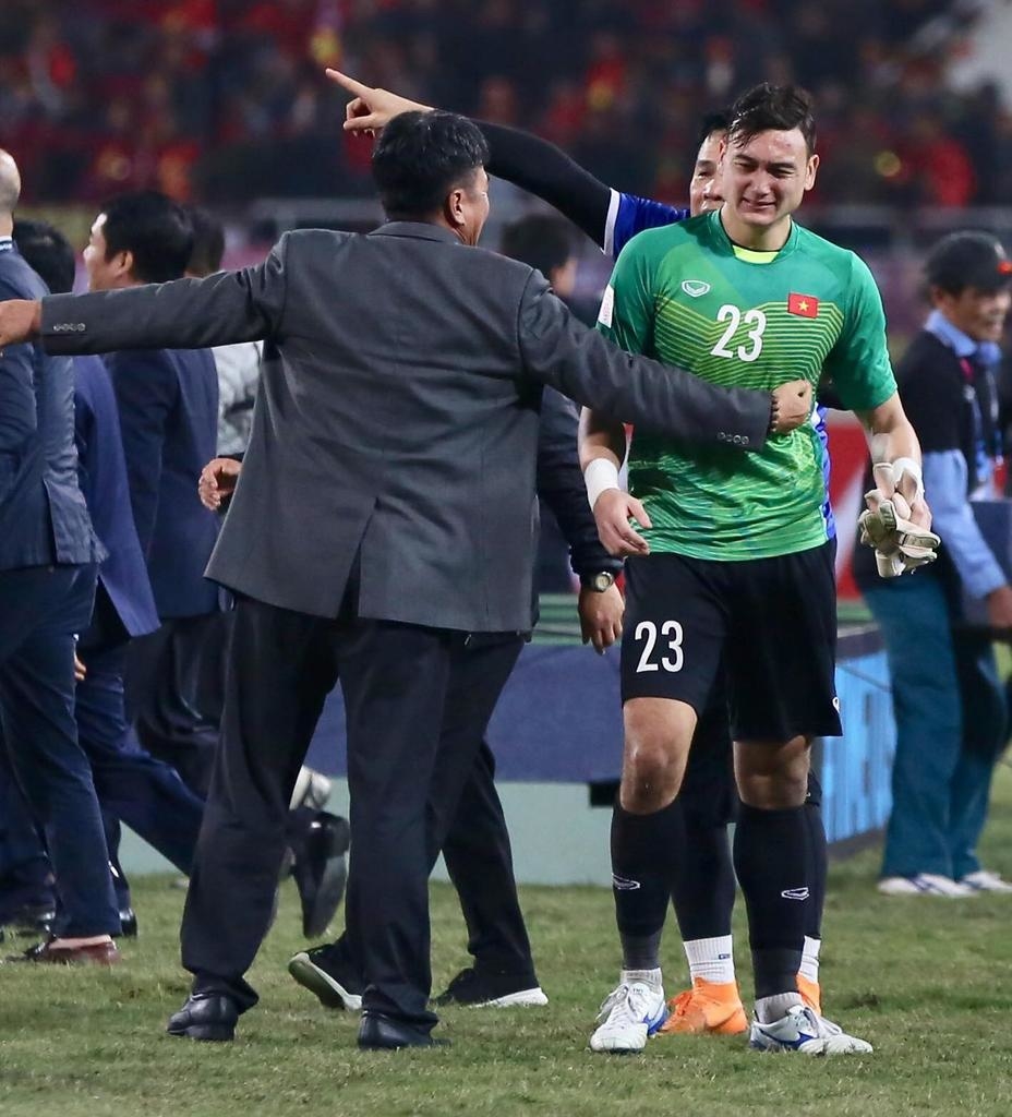 Hé lộ lý do bố mẹ Đặng Văn Lâm chưa từng xem con thi đấu từ đầu giải AFF Cup tới giờ