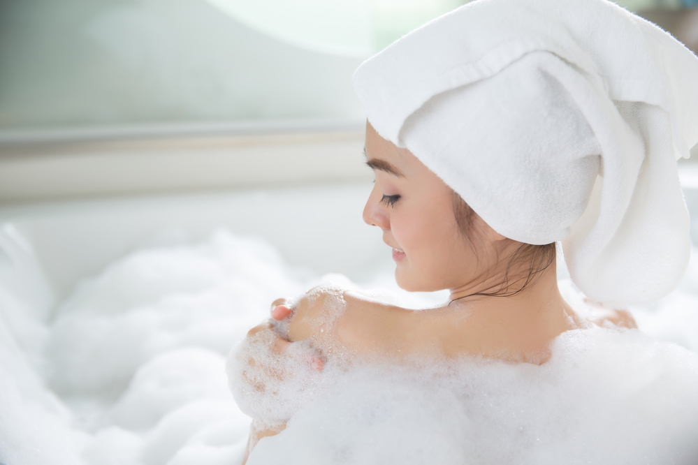 
Làm sạch da bằng sữa tắm chính là bước tiếp theo để bạn có một làn da đẹp và thơm. 