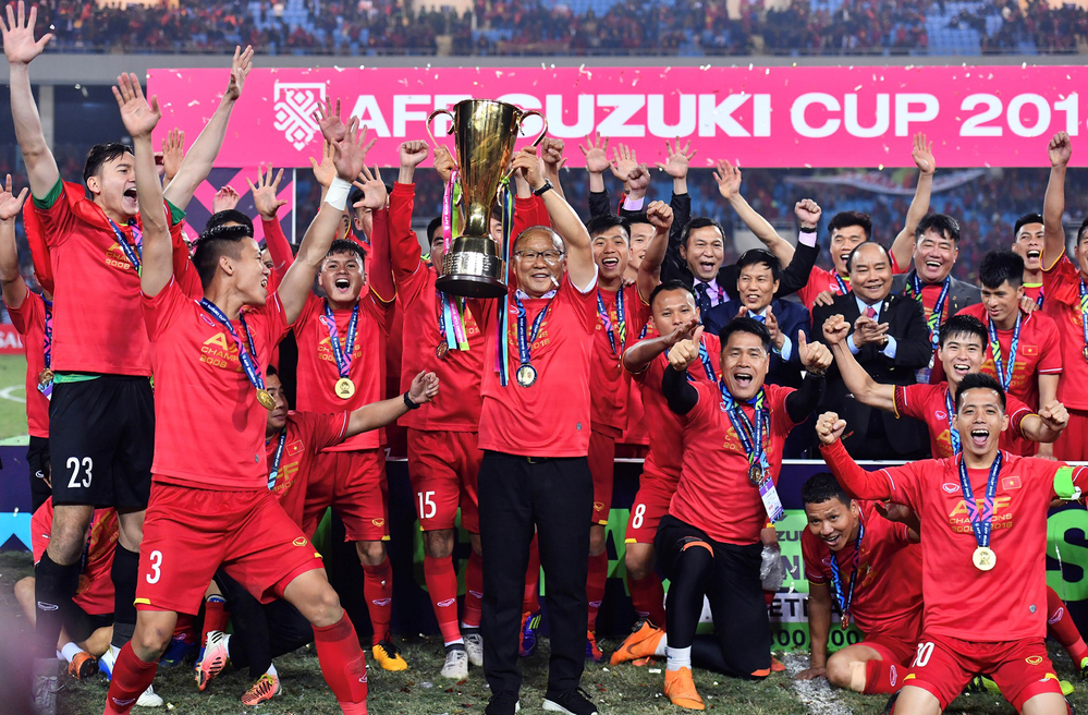 
Chức vô địch AFF Cup 2018 là thành quả sau 1 năm tập luyện và chiến đấu vô cùng nghiêm túc của thầy trò HLV Park Hang-seo.