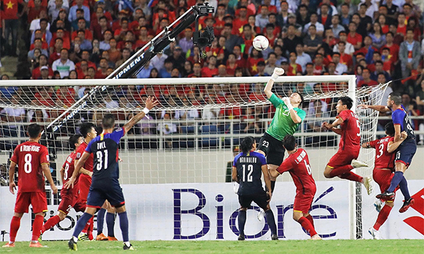 CHẤM ĐIỂM Việt Nam 2-1 Philippines: Tuyệt vời Quang Hải, điểm 10 cho 