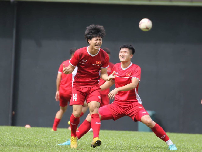 
Cầu thủ số 14 của đội tuyển Việt Nam cho biết anh rất muốn ghi bàn ở lượt về để chốt lại một năm 2018 thành công.