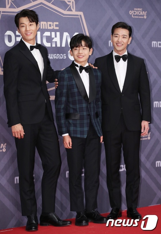  
Nam diễn viên Lee Chun Hee, Wang Suk Hyun và Bae Soo Bin.